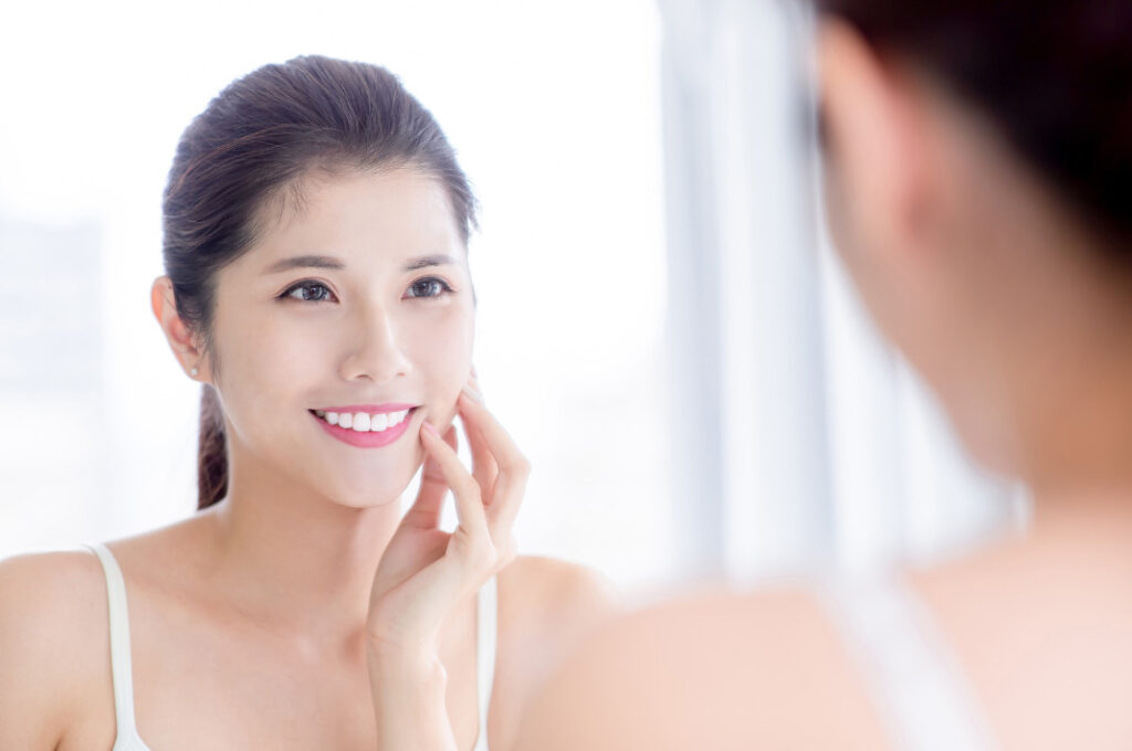 糸リフトの効果はどれくらい続く？効果が出やすい人についても